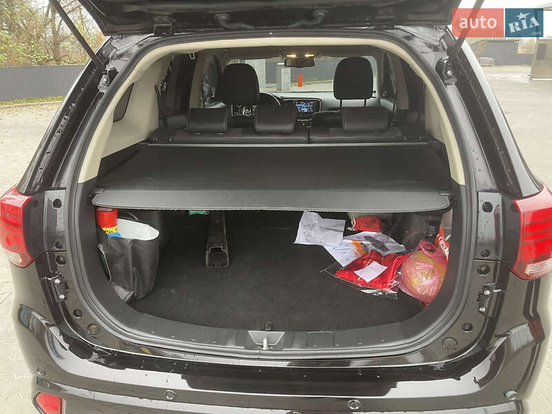 Позашляховик / Кросовер Mitsubishi Outlander 2016 в Києві фото 14 Позашляховик / Кросовер Mitsubishi Outlander 2016 в Києві