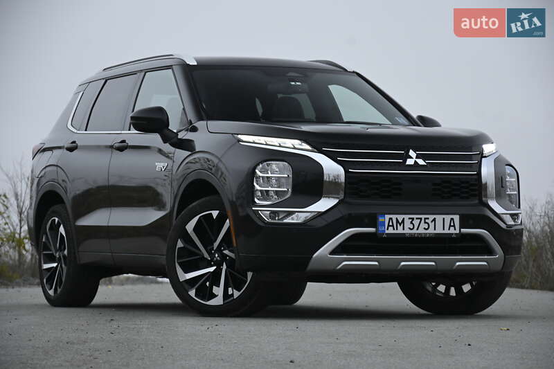 Позашляховик / Кросовер Mitsubishi Outlander 2023 в Бердичеві