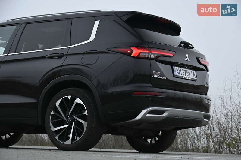 Позашляховик / Кросовер Mitsubishi Outlander 2023 в Бердичеві