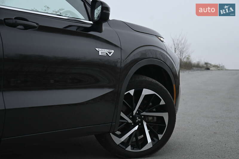 Позашляховик / Кросовер Mitsubishi Outlander 2023 в Бердичеві