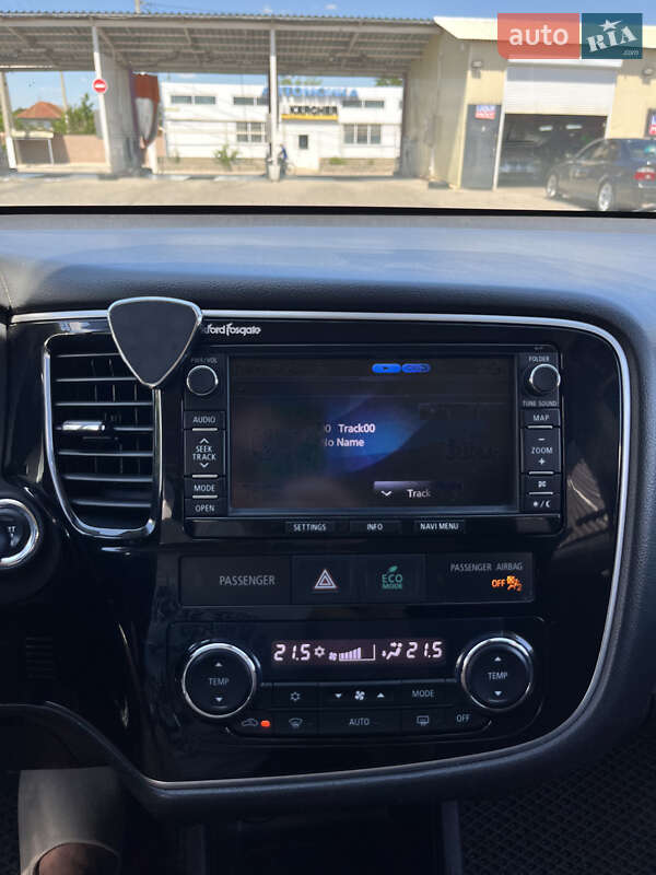 Внедорожник / Кроссовер Mitsubishi Outlander 2013 в Одессе