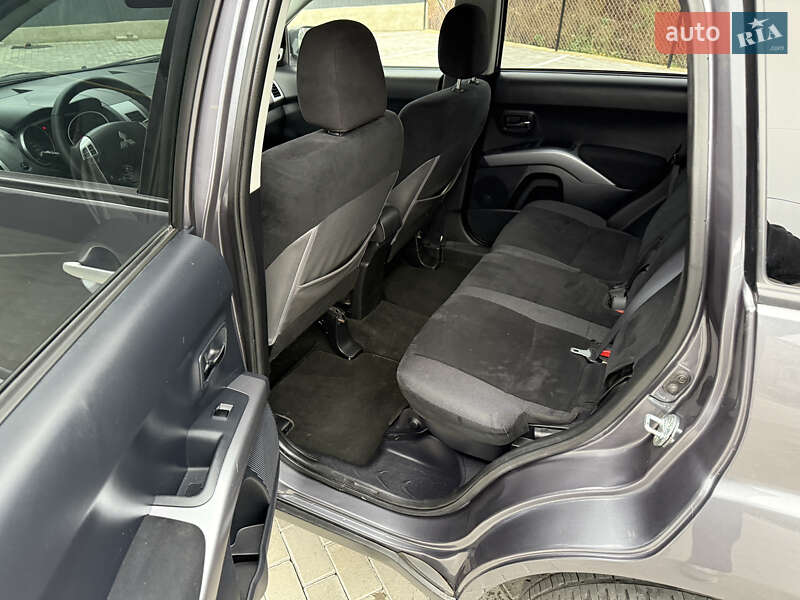 Внедорожник / Кроссовер Mitsubishi Outlander 2009 в Кременце