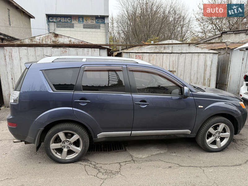 Внедорожник / Кроссовер Mitsubishi Outlander 2008 в Киеве