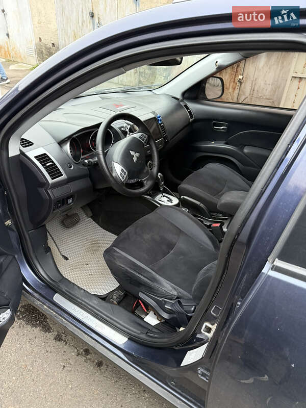Внедорожник / Кроссовер Mitsubishi Outlander 2008 в Киеве