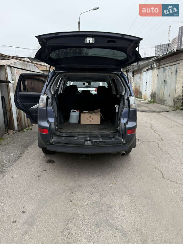 Внедорожник / Кроссовер Mitsubishi Outlander 2008 в Киеве