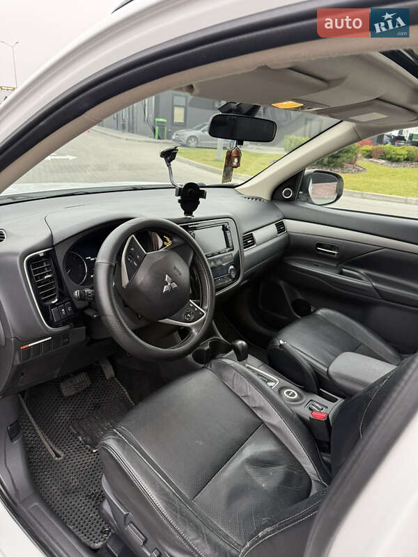 Внедорожник / Кроссовер Mitsubishi Outlander 2012 в Копычинце фото 16 Внедорожник / Кроссовер Mitsubishi Outlander 2012 в Копычинце