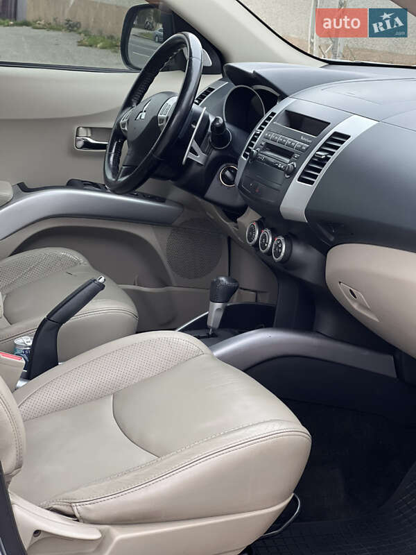 Позашляховик / Кросовер Mitsubishi Outlander 2008 в Одесі