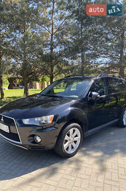 Внедорожник / Кроссовер Mitsubishi Outlander 2012 в Львове