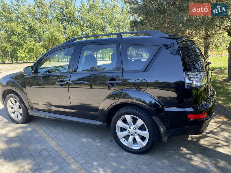 Внедорожник / Кроссовер Mitsubishi Outlander 2012 в Львове фото 3 Внедорожник / Кроссовер Mitsubishi Outlander 2012 в Львове