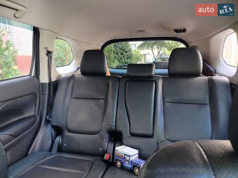 Позашляховик / Кросовер Mitsubishi Outlander 2018 в Тернополі фото 8 Позашляховик / Кросовер Mitsubishi Outlander 2018 в Тернополі