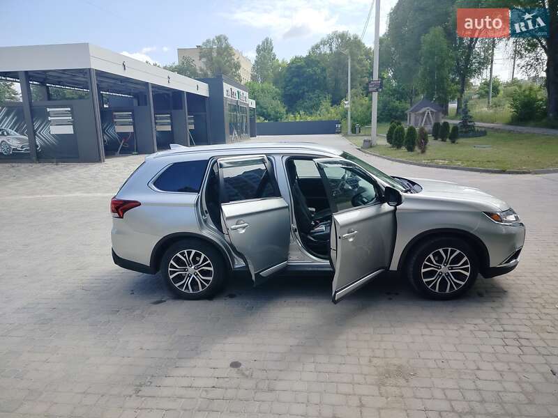 Позашляховик / Кросовер Mitsubishi Outlander 2018 в Тернополі фото 9 Позашляховик / Кросовер Mitsubishi Outlander 2018 в Тернополі