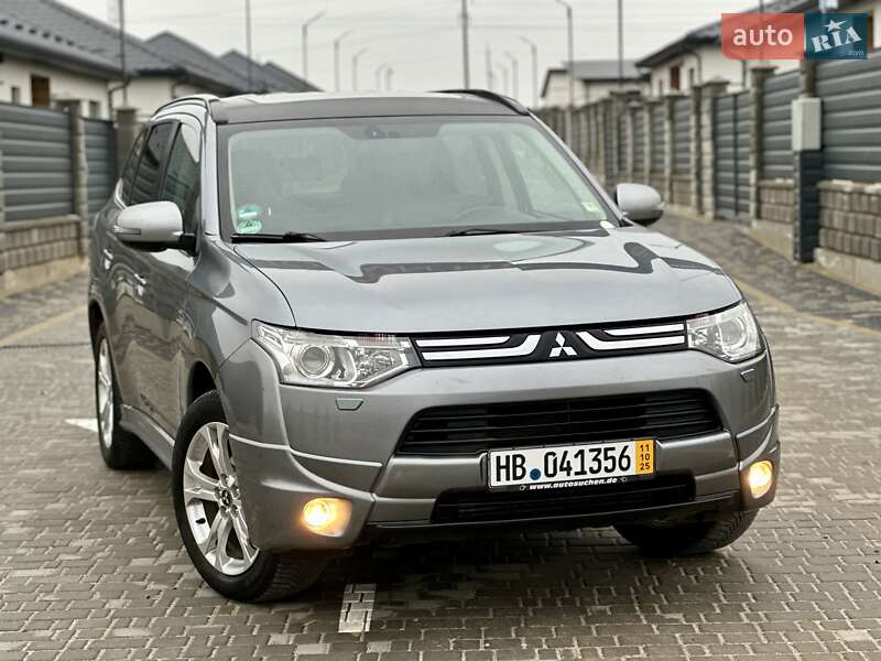 Внедорожник / Кроссовер Mitsubishi Outlander 2013 в Вараше фото 7 Внедорожник / Кроссовер Mitsubishi Outlander 2013 в Вараше