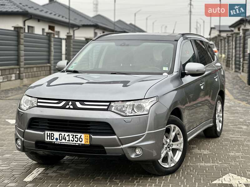 Внедорожник / Кроссовер Mitsubishi Outlander 2013 в Вараше фото 13 Внедорожник / Кроссовер Mitsubishi Outlander 2013 в Вараше