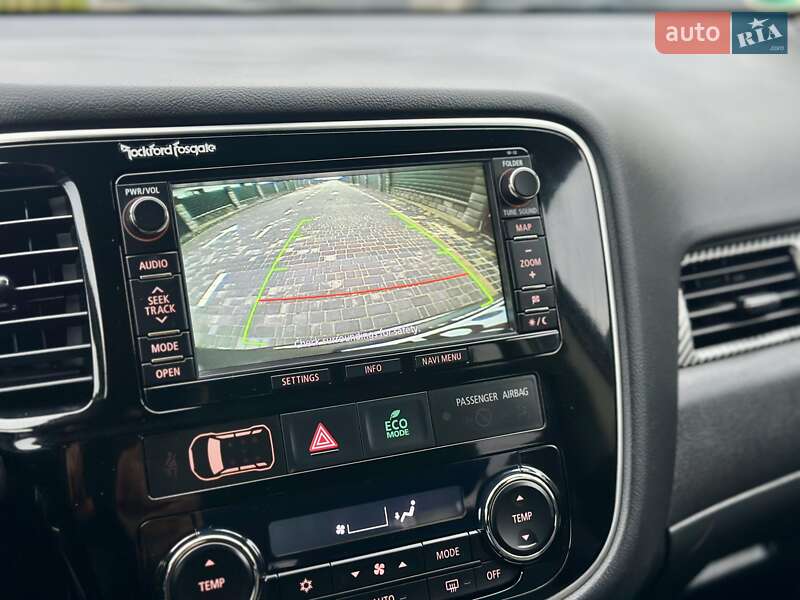 Внедорожник / Кроссовер Mitsubishi Outlander 2013 в Вараше фото 32 Внедорожник / Кроссовер Mitsubishi Outlander 2013 в Вараше