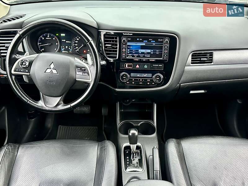 Внедорожник / Кроссовер Mitsubishi Outlander 2013 в Вараше фото 35 Внедорожник / Кроссовер Mitsubishi Outlander 2013 в Вараше