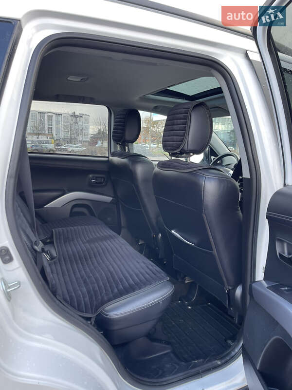 Позашляховик / Кросовер Mitsubishi Outlander 2010 в Рівному фото 41 Позашляховик / Кросовер Mitsubishi Outlander 2010 в Рівному