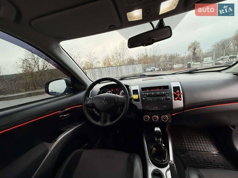 Внедорожник / Кроссовер Mitsubishi Outlander 2012 в Черновцах фото 11 Внедорожник / Кроссовер Mitsubishi Outlander 2012 в Черновцах