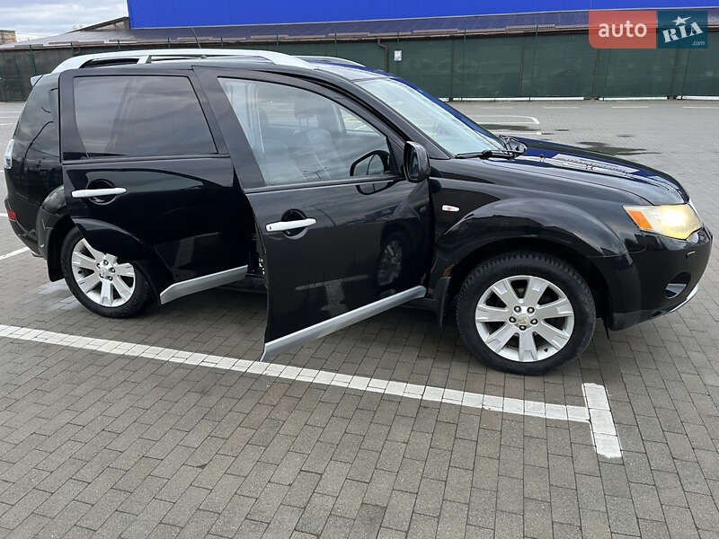 Внедорожник / Кроссовер Mitsubishi Outlander 2008 в Долине