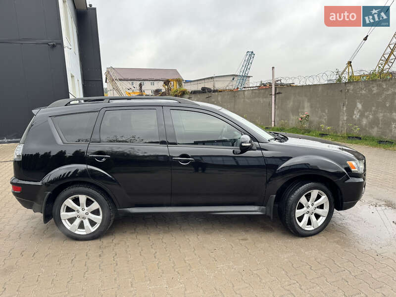 Позашляховик / Кросовер Mitsubishi Outlander 2012 в Києві
