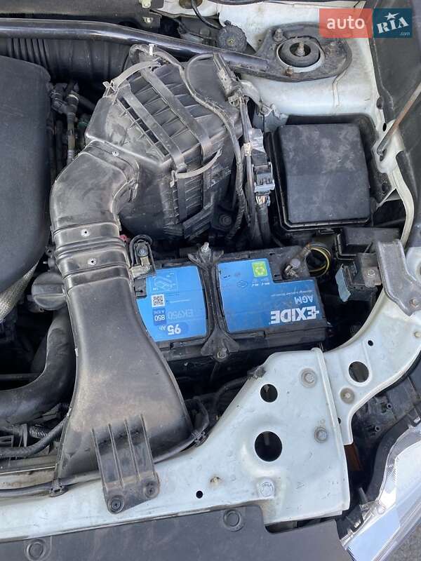 Внедорожник / Кроссовер Mitsubishi Outlander 2010 в Ровно