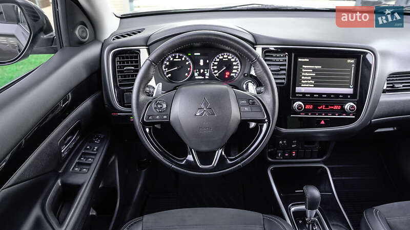 Внедорожник / Кроссовер Mitsubishi Outlander 2021 в Львове