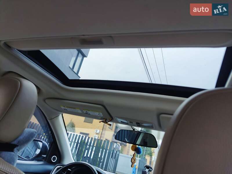 Внедорожник / Кроссовер Mitsubishi Outlander 2016 в Киеве