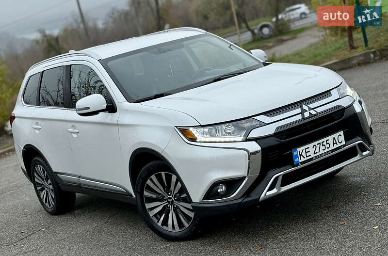 Позашляховик / Кросовер Mitsubishi Outlander 2019 в Запоріжжі