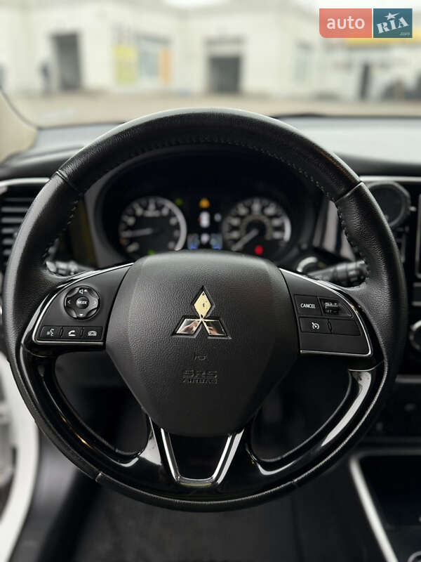 Позашляховик / Кросовер Mitsubishi Outlander 2019 в Запоріжжі