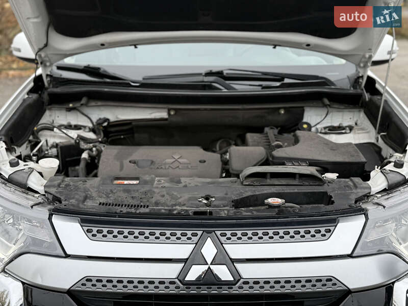 Позашляховик / Кросовер Mitsubishi Outlander 2019 в Запоріжжі