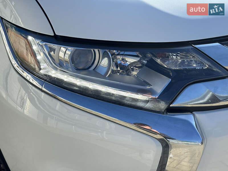 Позашляховик / Кросовер Mitsubishi Outlander 2016 в Ковелі фото 19 Позашляховик / Кросовер Mitsubishi Outlander 2016 в Ковелі