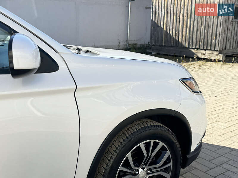 Позашляховик / Кросовер Mitsubishi Outlander 2016 в Ковелі фото 35 Позашляховик / Кросовер Mitsubishi Outlander 2016 в Ковелі