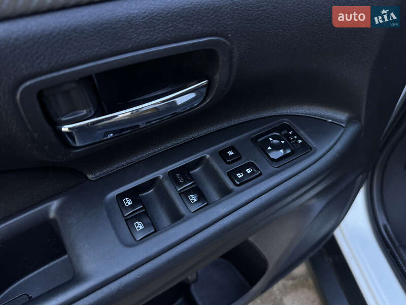 Позашляховик / Кросовер Mitsubishi Outlander 2016 в Ковелі фото 38 Позашляховик / Кросовер Mitsubishi Outlander 2016 в Ковелі