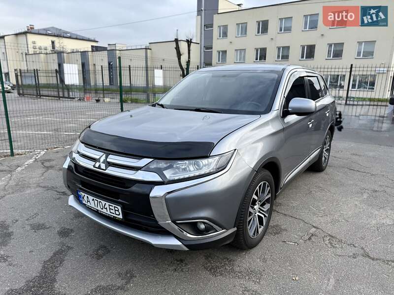 Внедорожник / Кроссовер Mitsubishi Outlander 2020 в Киеве