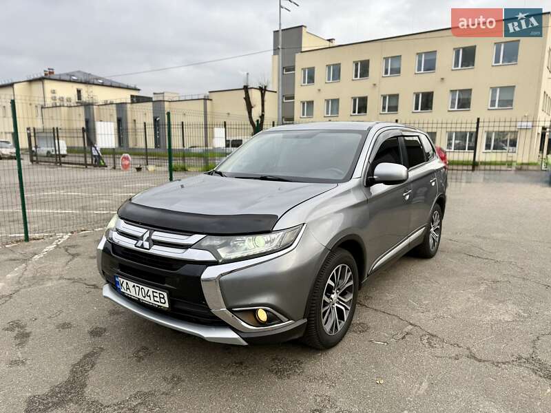 Внедорожник / Кроссовер Mitsubishi Outlander 2020 в Киеве