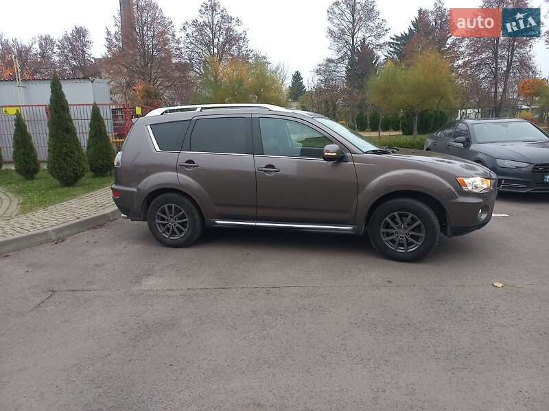 Позашляховик / Кросовер Mitsubishi Outlander 2010 в Луцьку фото 6 Позашляховик / Кросовер Mitsubishi Outlander 2010 в Луцьку