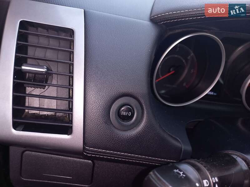 Позашляховик / Кросовер Mitsubishi Outlander 2010 в Луцьку фото 12 Позашляховик / Кросовер Mitsubishi Outlander 2010 в Луцьку