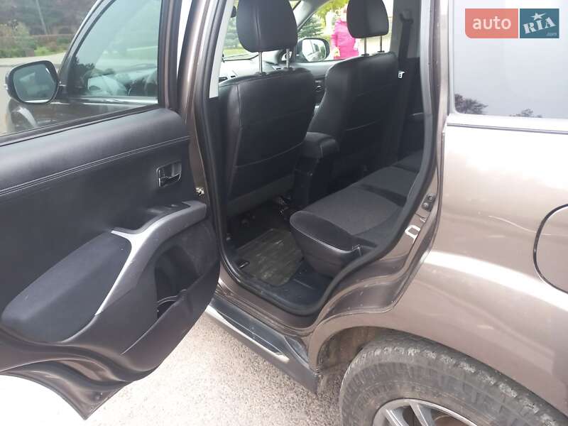 Позашляховик / Кросовер Mitsubishi Outlander 2010 в Луцьку фото 18 Позашляховик / Кросовер Mitsubishi Outlander 2010 в Луцьку