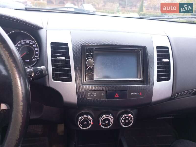 Позашляховик / Кросовер Mitsubishi Outlander 2010 в Луцьку фото 27 Позашляховик / Кросовер Mitsubishi Outlander 2010 в Луцьку