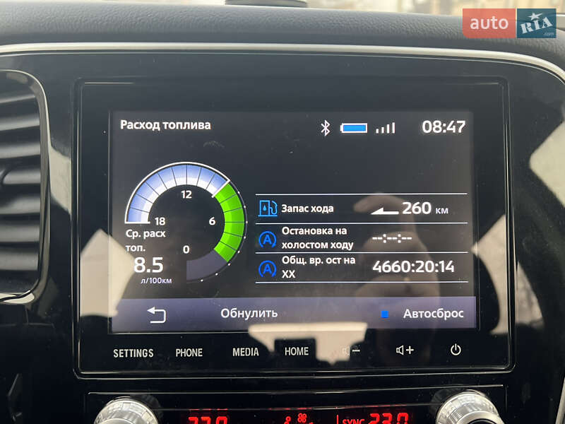 Позашляховик / Кросовер Mitsubishi Outlander 2020 в Києві