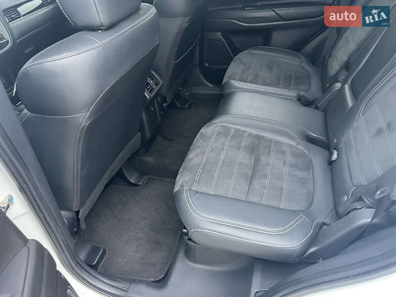 Позашляховик / Кросовер Mitsubishi Outlander 2020 в Києві