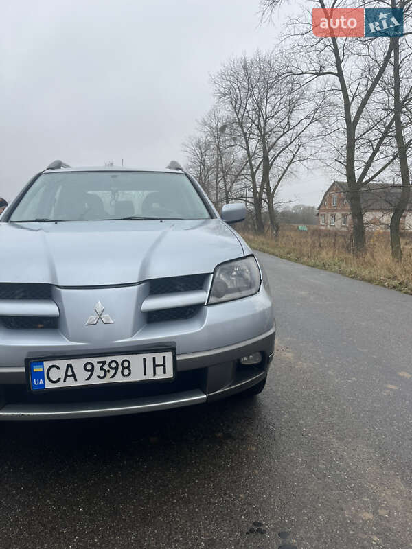 Внедорожник / Кроссовер Mitsubishi Outlander 2004 в Виннице