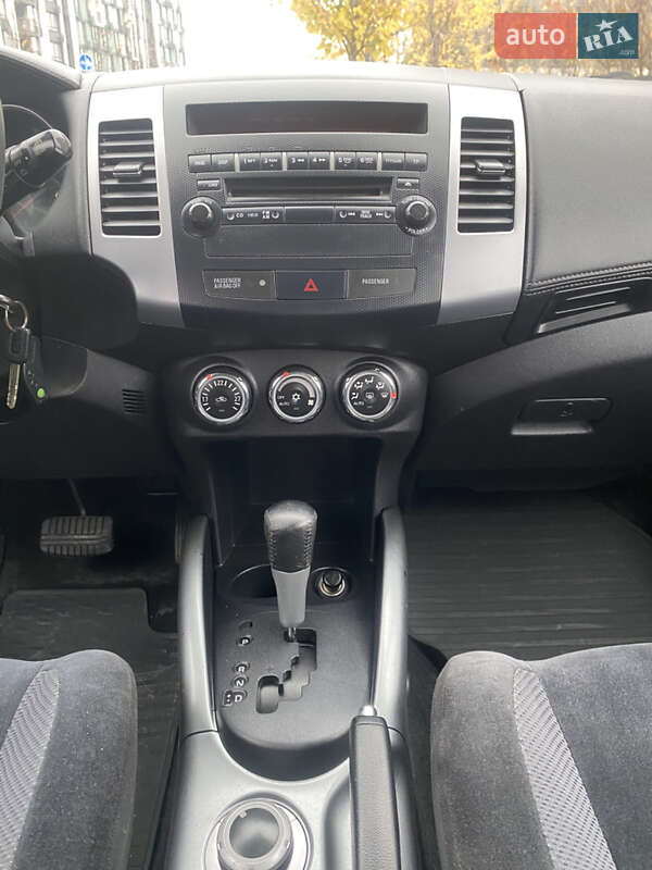 Внедорожник / Кроссовер Mitsubishi Outlander 2010 в Киеве фото 22 Внедорожник / Кроссовер Mitsubishi Outlander 2010 в Киеве
