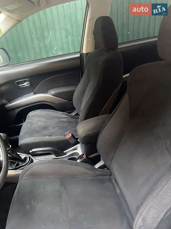 Позашляховик / Кросовер Mitsubishi Outlander 2008 в Новояворівську