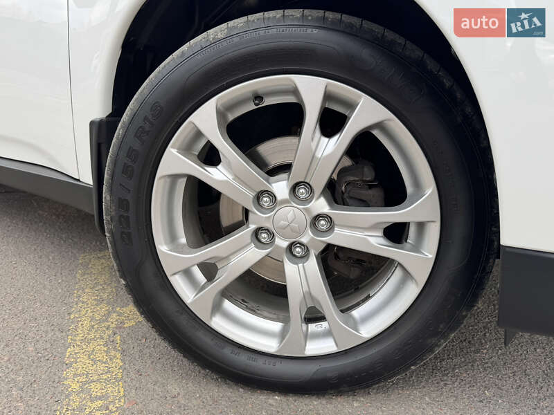 Внедорожник / Кроссовер Mitsubishi Outlander 2014 в Трускавце