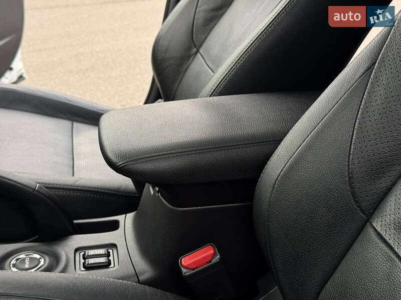 Внедорожник / Кроссовер Mitsubishi Outlander 2014 в Трускавце