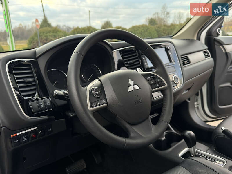 Внедорожник / Кроссовер Mitsubishi Outlander 2014 в Трускавце