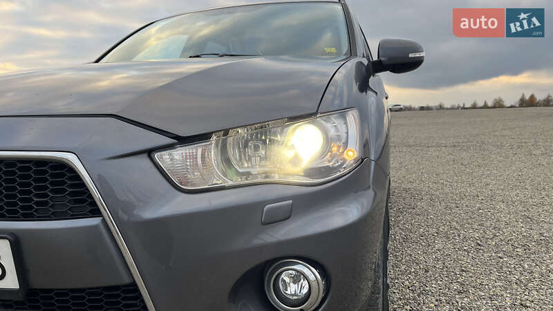 Внедорожник / Кроссовер Mitsubishi Outlander 2012 в Тернополе