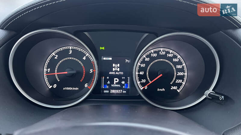 Внедорожник / Кроссовер Mitsubishi Outlander 2012 в Тернополе