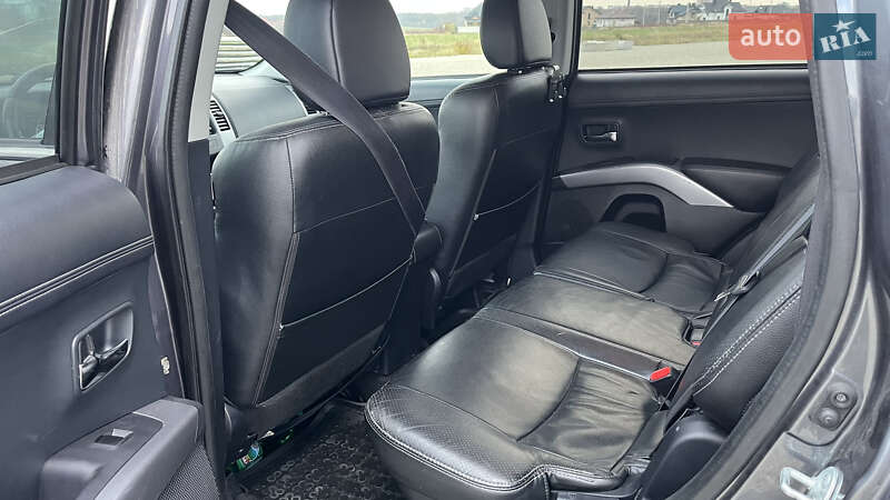 Внедорожник / Кроссовер Mitsubishi Outlander 2012 в Тернополе