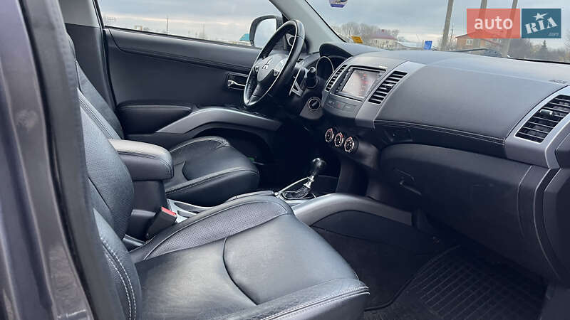 Внедорожник / Кроссовер Mitsubishi Outlander 2012 в Тернополе